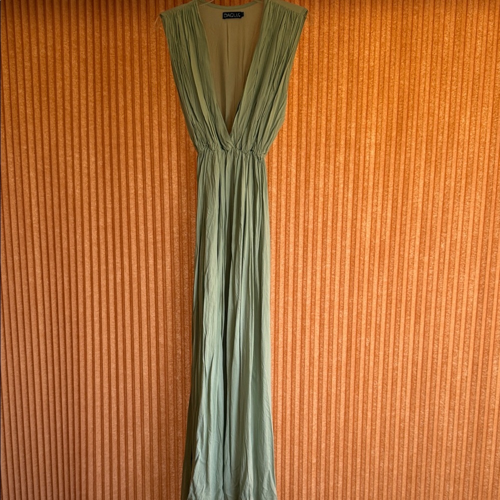 Elegant Sage Green Maxi Dress